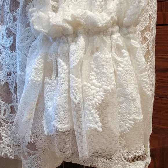 Alexis - White Lace Mini Dress - Picture 4 of 8